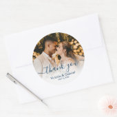 Chic Navy Script Foto Wedding Foto Vielen Dank Runder Aufkleber (Umschlag)