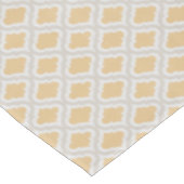 Chic-neutrales Ikat-marokkanisches Muster Tischdecke (Schrägansicht)