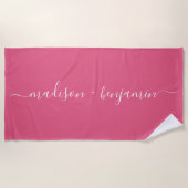 Chic New Monogram Names Hot Pink Strandtuch (Vorderseite)