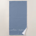 Chic Newlywed Monogram Names Vintag Blue Strandtuch<br><div class="desc">Chic mit Monogramm Strandtuch mit den Namen der neuen Weds in handgeschriebener, eleganter Schrift Kalligraphie auf Vintagem blauen Hintergrund. Fügen Sie einfach Ihre Namen hinzu. Perfektes Geschenk für das frisch verheiratete Paar oder verlobtes Paar. Exklusiv für Sie entworfen von Happy Dolphin Studio. Wenn Sie Hilfe oder passende Produkte benötigen, kontaktieren...</div>