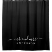 Chic Newlywed Mr. Black and White Monogram Duschvorhang (Vorderseite)