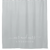 Chic Newlywed Mr. Dark Misty Gray Monogram Duschvorhang (Vorderseite)
