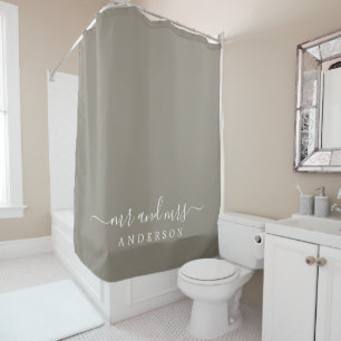 Chic Newlywed Mr. Gray Monogram Duschvorhang