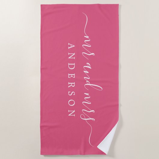 Chic Newlywed Mr. Hot Pink Mit Monogramm Strandtuch (Vorderseite)