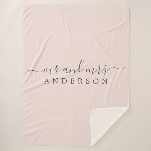 Chic Newlywed Mr. Pastel Pink Monogram Sherpadecke (Vorderseite)