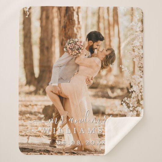 Chic Newlywed Mrs. Wedding Foto Sherpa Blanket Sherpadecke (Vorderseite)
