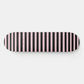 Chic Niedlich Light Pink und Black Stripes Skateboard (Horizontal)