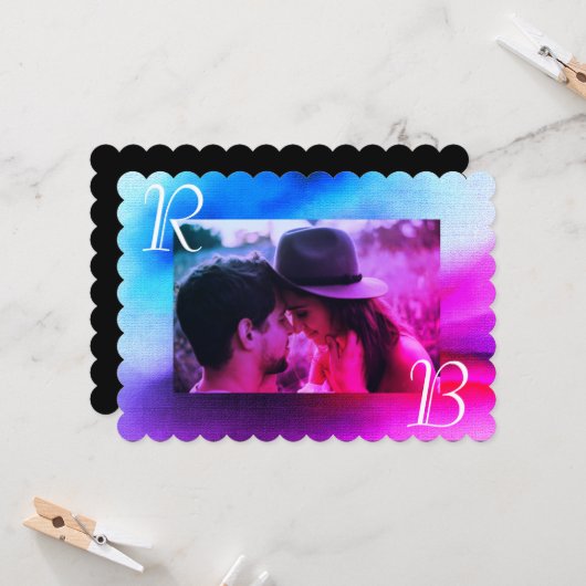 Chic Ombre Lila und Blue Foto Monogram Wedding Einladung (Vorderseite/Rückseite Beispiel)