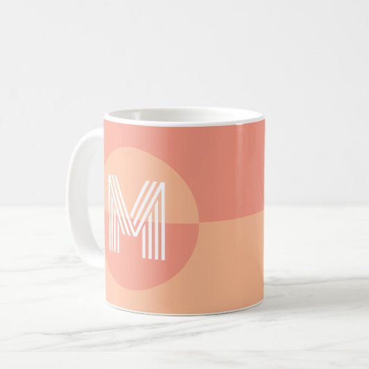 Chic Peach Pink Geometric Modern Monogram Kaffeetasse (Vorderseite Links)