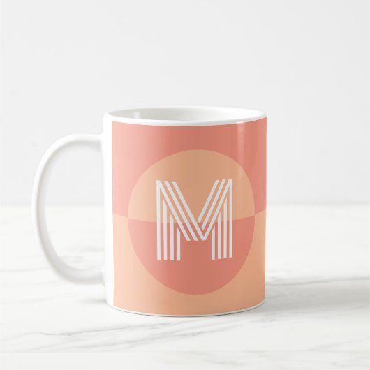 Chic Peach Pink Geometric Modern Monogram Kaffeetasse (Links)