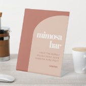 Chic peach terracotta Arche Hochzeit Mimosa Bar Sockelschild (In SItu)