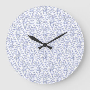 Chic Periwinkle Blue Floral Diamond Muster Große Wanduhr