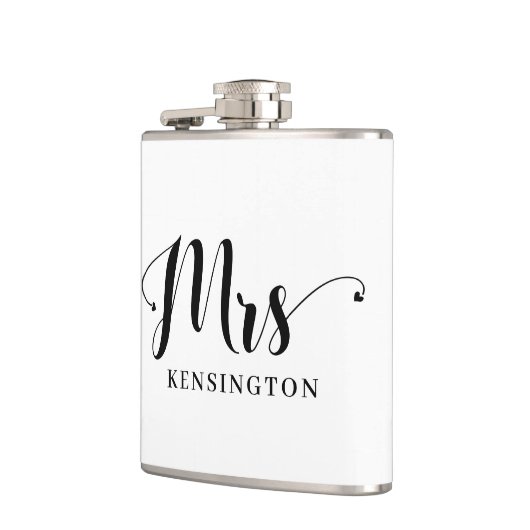 Chic Personalisiert Mrs. Newlywed Typografy Flachmann (Links)