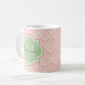 Chic Pink Arched Scallops Soft Green Monogram Name Kaffeetasse (Vorderseite Links)