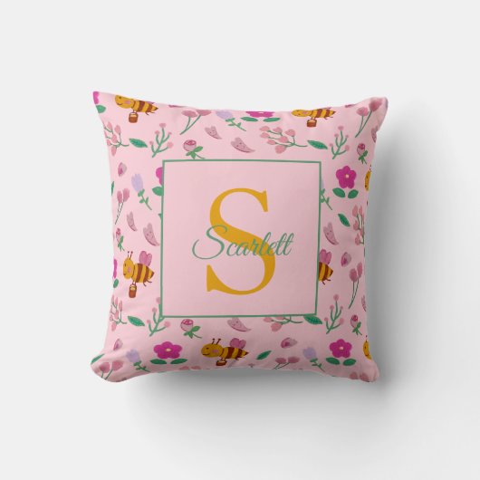 Chic Pink Bee and Floral Design Name & Monogram Kissen (Vorderseite)