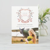 Chic Pink Blush Wildblume Wappen Foto Abschluss Ankündigung (Stehend Vorderseite)