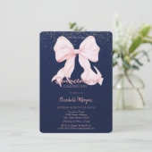 Chic Pink Bow Confetti Navy Blue Quinceañera Einladung (Stehend Vorderseite)