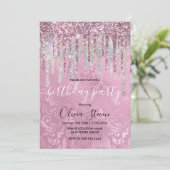 Chic pink Damask tropfen Einhorn Glitzer Monogramm Einladung (Stehend Vorderseite)