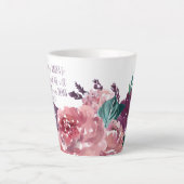 Chic Pink Floral Bible Verse Typografie Milchtasse (Vorderseite)