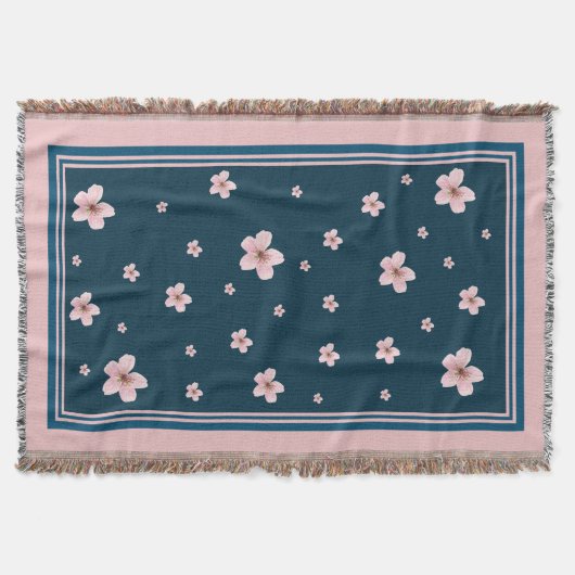 Chic Pink Floral Pattern - Navy Blue Background Decke (Vorderseite)