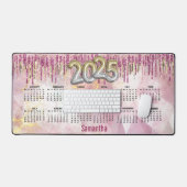 Chic pink gold Glitzer monogram 2025 calendar Schreibtischunterlage (Tastatur & Maus)