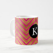 Chic Pink Gold Zickzack Monogram Kaffeetasse (Vorderseite Links)
