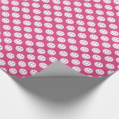 Chic Pink Happy Faces Birthday Geschenkpapier (Ecke)