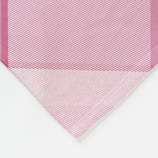 Chic Pink Kariert mit moderner Diagonal-Monogramm Fleecedecke (Ecke)