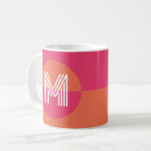 Chic Pink Orange Geometric Modern Monogram Kaffeetasse (Vorderseite Links)