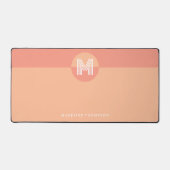 Chic Pink Peach Geometric Modern Monogram Schreibtischunterlage (Vorderseite)