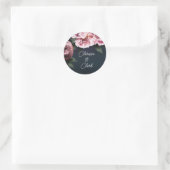 Chic Pink Peony Couples Names Wedding Envelope Runder Aufkleber (Tasche)