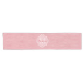 Chic Pink Quatrefolie Monogramm mit Name Kurzer Tischläufer (Horizontal)