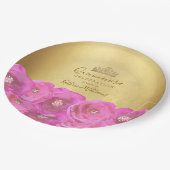 Chic Pink Rose Floral Gold Crown Quinceañera Pappteller (Schrägansicht)