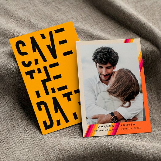 Chic Pink und Orange 70er Retro Stripes Wedding Save The Date