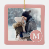 Chic Pink und White Monogram Foto Keramikornament (Rückseite)