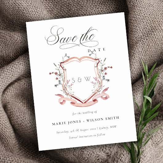 Chic Pink Wildblume Monogram Wappen Save the Date Ankündigungspostkarte