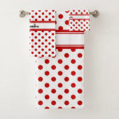 Chic Polka Dot Red White Background Badhandtuch Set (Insitu)
