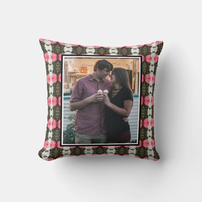 Chic Prints: Trending Throw Pillow Designs Kissen (Vorderseite)