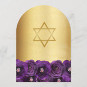 Chic Purple Rose Floral Gold Bat Mitzvah Einladung (Rückseite)