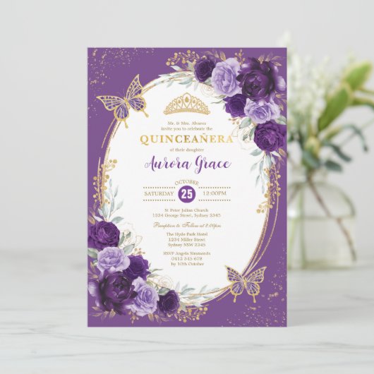 Chic Quinceañera Violet Gold Blume Butterfly Einladung (Stehend Vorderseite)