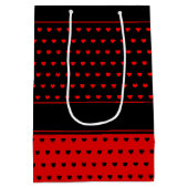 Chic Red and Black Heart Pattern, Name Template Mittlere Geschenktüte (Rückseite)