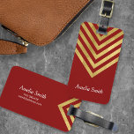 Chic Red and Imitats Gold Geometric Luggage Tag Gepäckanhänger<br><div class="desc">Bleibe unterwegs stilvoll mit diesem schicken, roten Taschentag mit einem geometrischen Design in den Imitaten. Personalisieren Sie dieses Tag mit Ihren Informationen und für weitere Optionen, wie zum Beispiel den Schriftart zu ändern und seine Größe klicken Sie auf die Schaltfläche "Anpassen". *Bitte beachten Sie, dass das Zazzle-Wasserzeichen, das in der...</div>