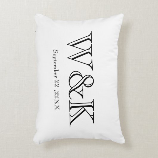 Chic red black monogram wedding keepsake  dekokissen (Vorderseite(Vertikal))