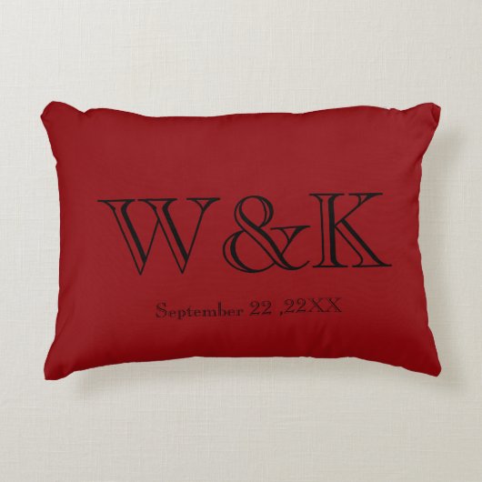 Chic red black monogram wedding keepsake  dekokissen (Vorderseite)