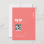 Chic Retro Coral Pink Monogram Wedding QR Code RSVP Karte (Vorderseite)