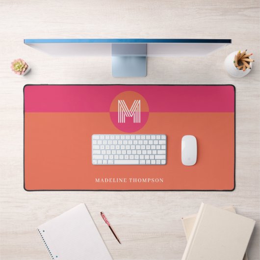 Chic Retro Pink Orange Geometric Modern Monogram Schreibtischunterlage (Büro 1)