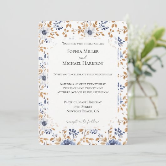 Chic Romantic Blue White Floral Wedding Einladung (Stehend Vorderseite)