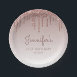 Chic Rose Gold Glitzer Tropfen 21. Geburtstag Part Pappteller<br><div class="desc">Diese schicken,  eleganten 21. Geburtstag Party-Papier-Teller mit einer funkelnd Rose Gold Imitate Glitzer Tropfen Rand und Rose Gold ombre Hintergrund. Personalisieren Sie sie mit dem Ehrengast in dunkler Rose Handschrift Drehbuch,  mit ihrem Geburtstag und Datum unten in Sans Serif Schriftart.</div>