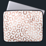 Chic Rose Gold Leopard Cheetah Animal Print Laptopschutzhülle<br><div class="desc">Dieses elegante und schicke Design ist perfekt für die moderne Mode. Es verfügt über ein Imitat gedruckte Rose Gold handgezeichnet Leopard/Cheetah Safari Tierdruck auf einem einfachen weißen Hintergrund. Es ist hübsch, niedlich und trendig! ***WICHTIGE ANMERKUNG: Für individuelle Designanfragen, wie z.B. passende Produktanfragen, Farbänderungen, Platzierungsänderungen oder andere Änderungswünsche, klicken Sie bitte...</div>