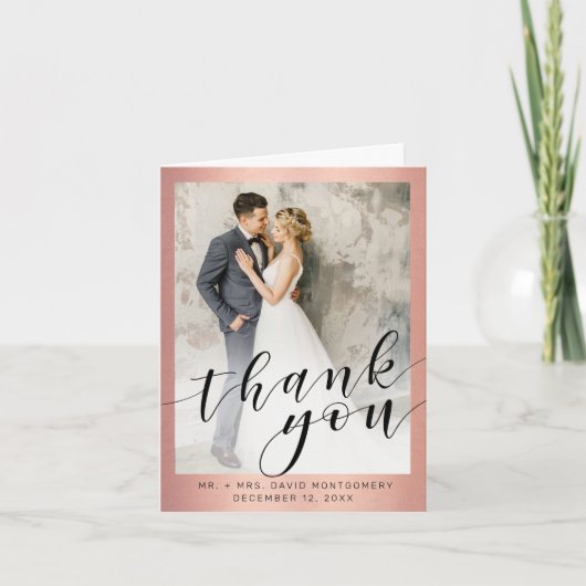 Chic Rose Gold Metallic Black Script Foto Hochzeit Dankeskarte (Vorderseite)
